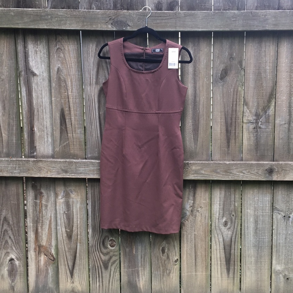 Sleeveless sheath dress